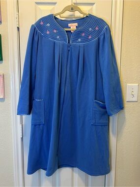 SMART TIME Blue Fleece Vintage Robe with Floral Details